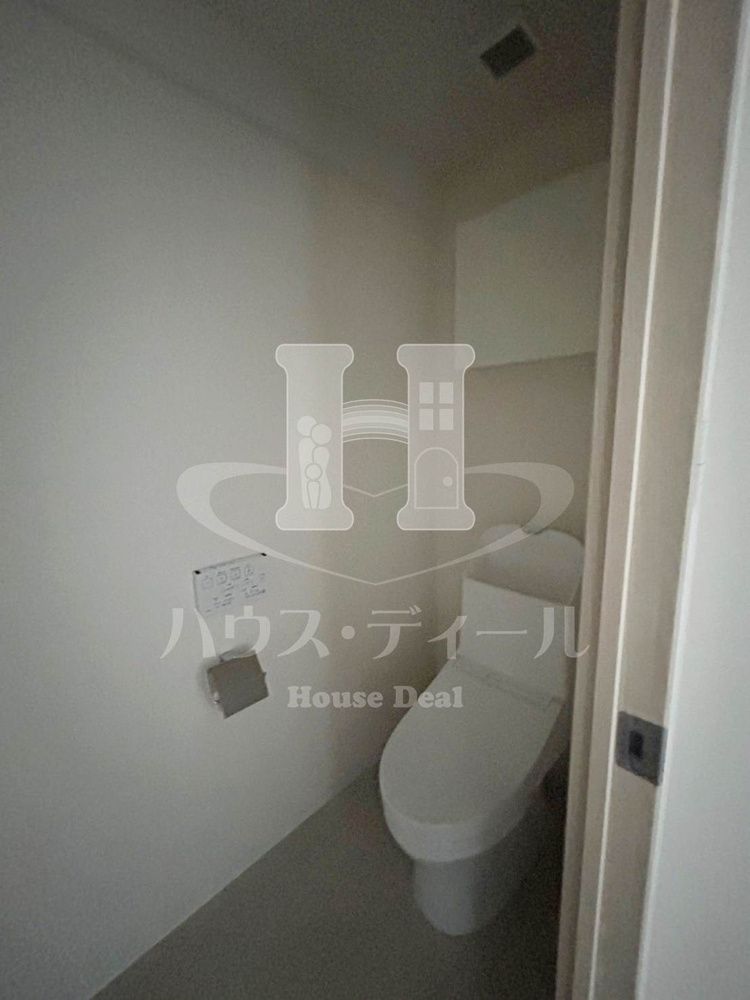 トイレ　別号室参考写真です