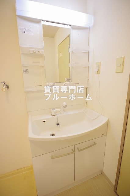 洗面設備　独立洗面台あります！