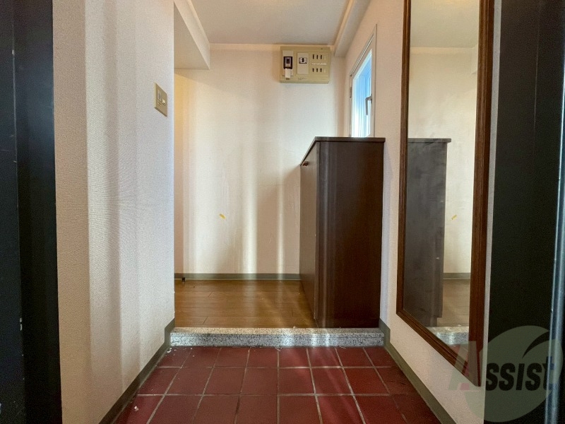 玄関　玄関の様子です。明るい印象ですね。気分もあがりそう。