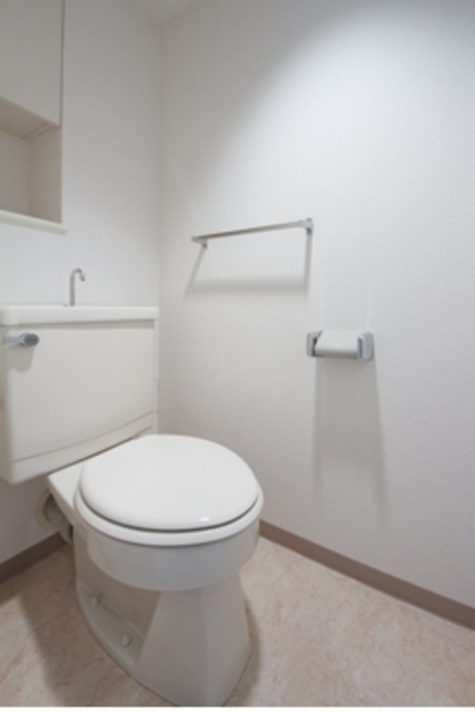 トイレ　※写真は同タイプ住戸です。
