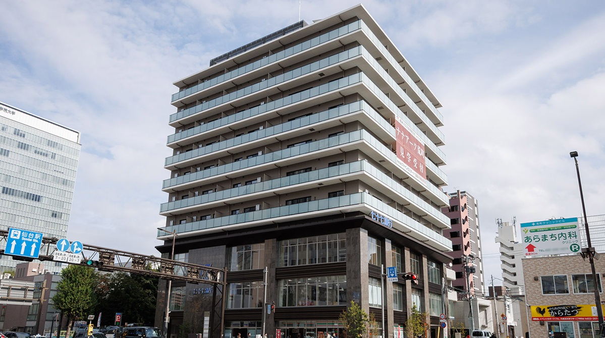 銀行　七十七銀行荒町支店（銀行）まで302m