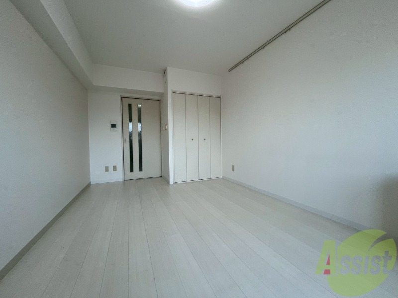 その他部屋・スペース　別の角度から洋室を撮影しました。落ち着きのある空間です。