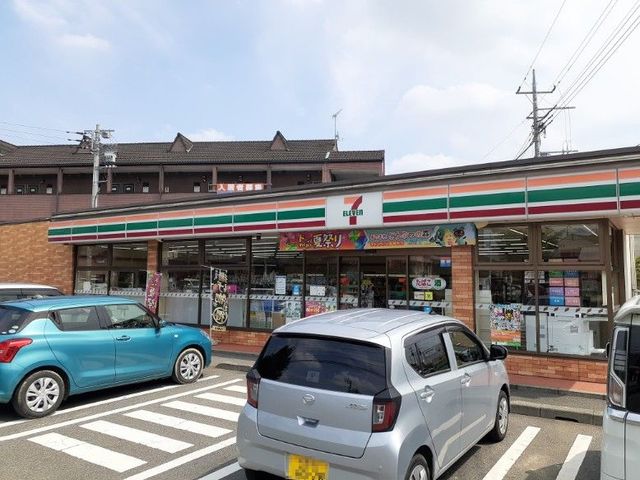 コンビニ　セブンイレブン前橋川原町店（コンビニ）まで300m