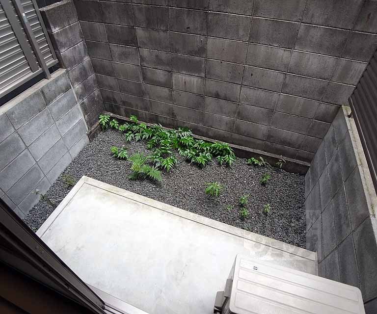 バルコニー　専用庭