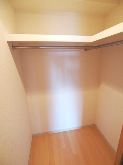 収納　写真は同タイプ住居です。
