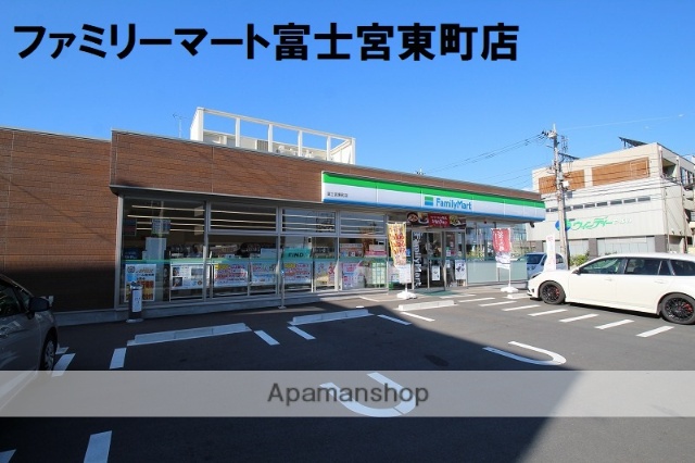 コンビニ　ファミリーマート（コンビニ）まで679m