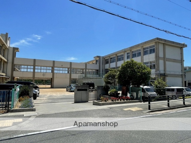 中学校　灘中学校（中学校）まで369m
