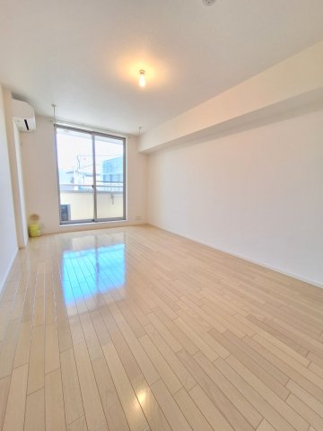 居室・リビング　明るいお部屋です