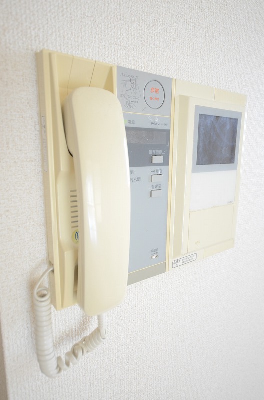 セキュリティ　女性の方でも安心のモニター付きオートロック♪