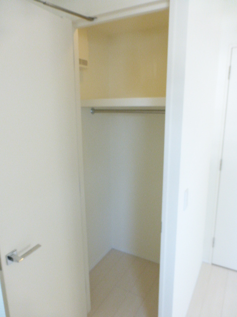 収納　写真は同タイプ住居です。