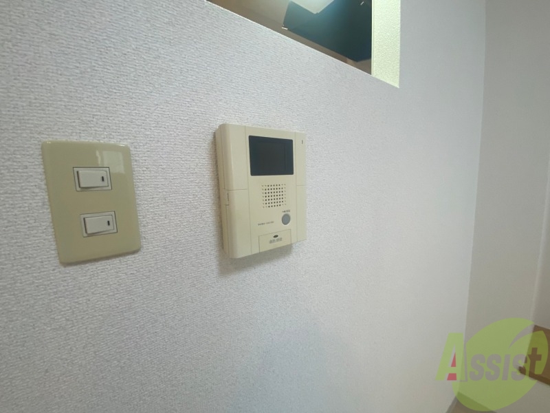 セキュリティ　ＴＶモニター付インターホンです。来客者の顔が見えるので安心！