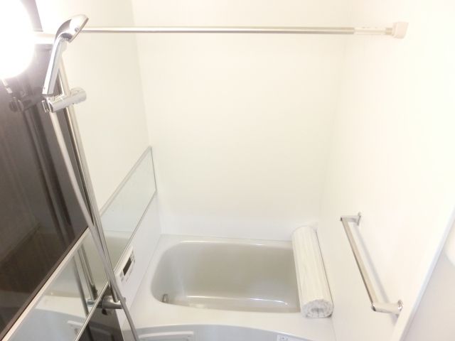 バス・シャワールーム　浴室乾燥付き♪