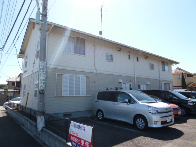 建物外観　敷地内駐車場あり♪（有料・要確認）