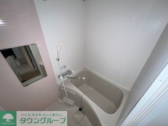 バス・シャワールーム　屋根付き駐輪場