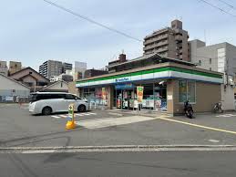 コンビニ　ファミリーマート　堺中之町東店（コンビニ）まで113m