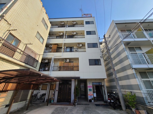 建物外観　シンプルなデザインの外観です