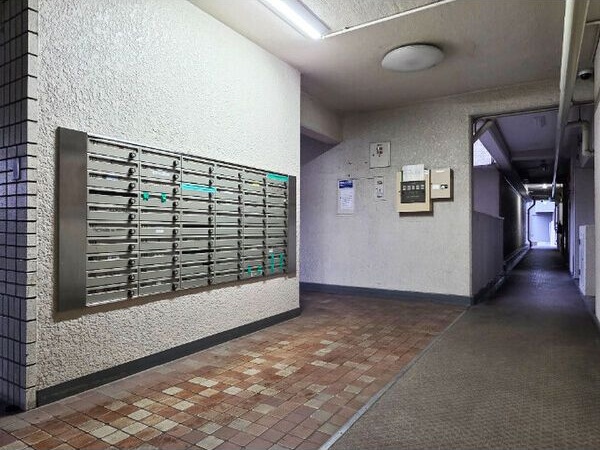 エントランス　建物の内部です