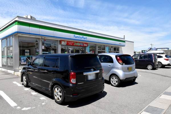 コンビニ　ファミリーマート宝達志水店（コンビニ）まで100m