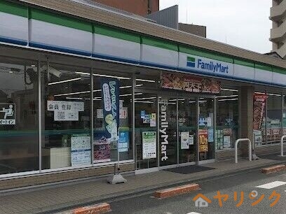 コンビニ　ファミリーマート平安一丁目店（コンビニ）まで382m
