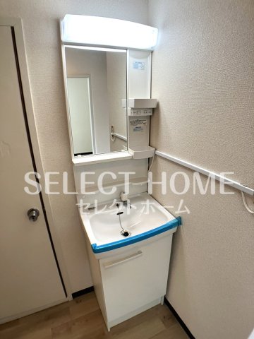 洗面設備　朝の身支度には欠かせない独立洗面化粧台