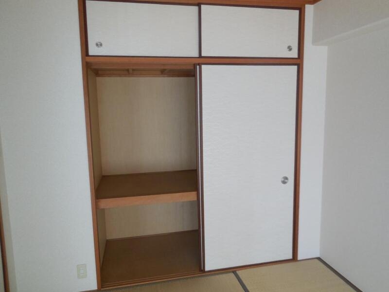 収納　押入れには来客用のお布団も収納できます、ドラエモンも収納ＯＫ