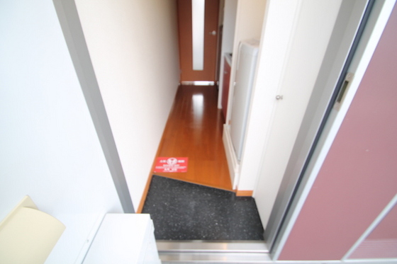 玄関　※別部屋の写真です