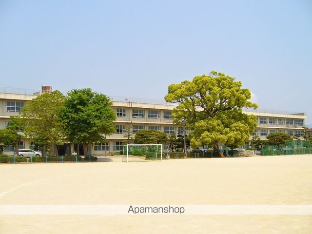 小学校　華城小学校（小学校）まで400m