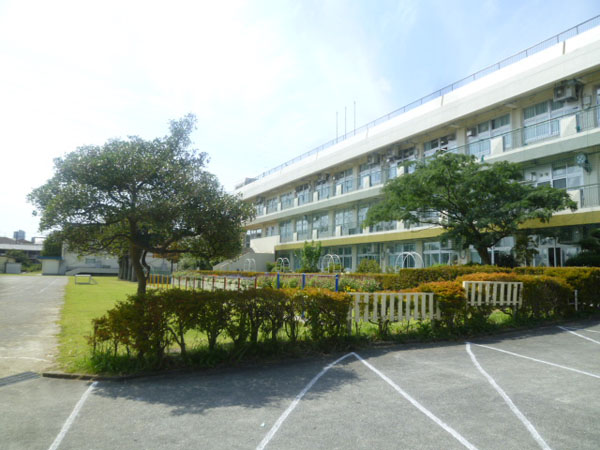 小学校　小山小学校（小学校）まで752m
