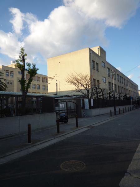 中学校　大阪市立大正中央中学校（中学校）まで746m