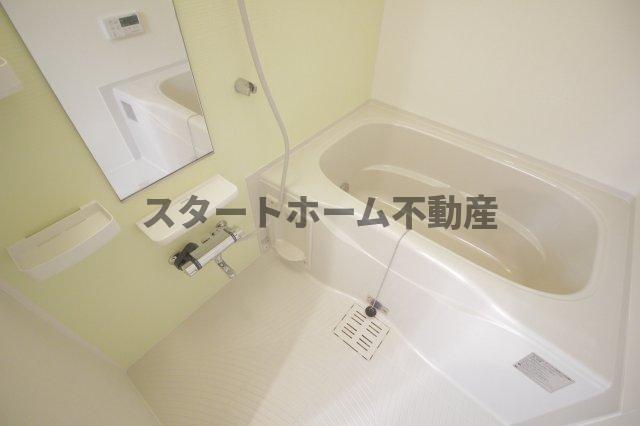 バス・シャワールーム　落ち着いた空間のお風呂です