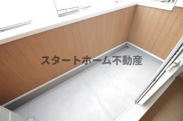 バルコニー　陽当たり良好なバルコニーです