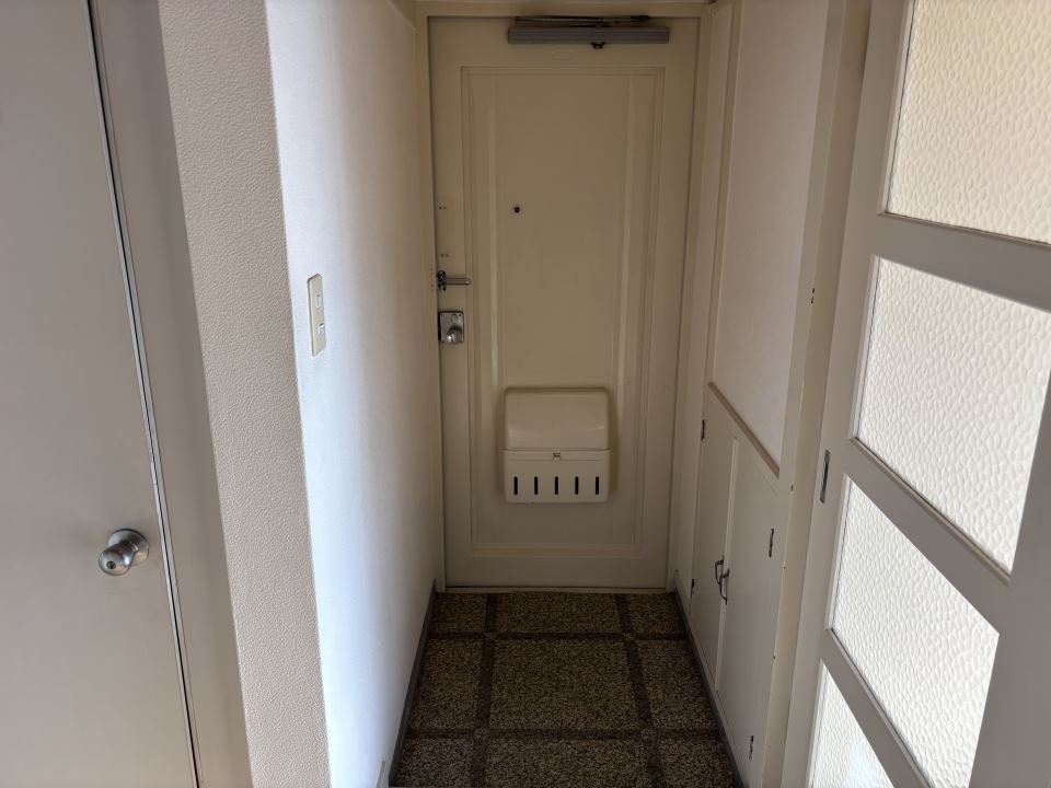 玄関　靴箱あります