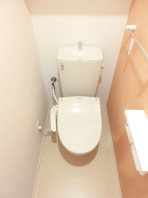 トイレ　シンプルな清潔感のあるトイレです！