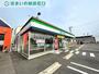 コンビニ　ファミリーマート岡崎上地三丁目店（コンビニ）まで929m