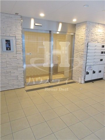 エントランス　建物の内部です