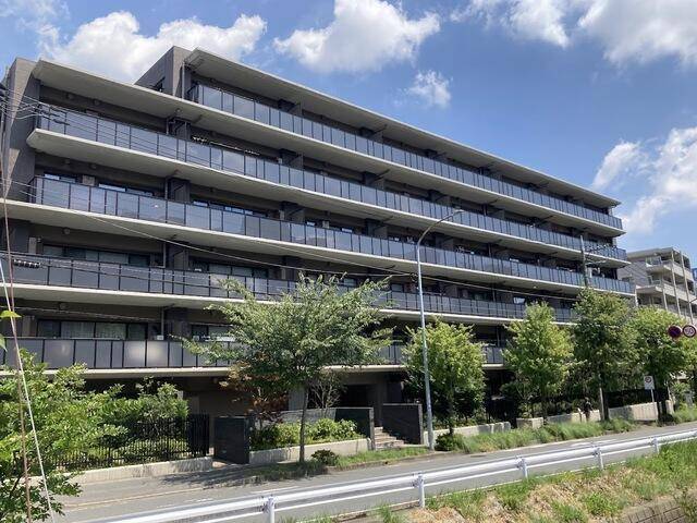 建物外観　オートロック完備