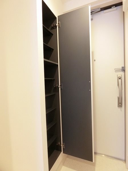玄関　トールタイプシューズボックス完備です。