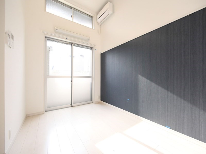 バルコニー　洋室5.7帖　ロフト5.6帖（収納でもお部屋でも使えます）