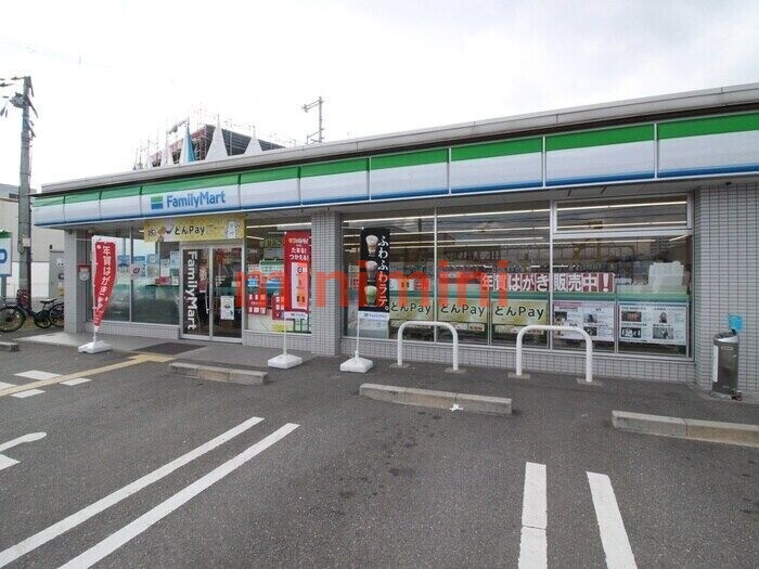 コンビニ　ファミリーマート茨木蔵垣内店（コンビニ）まで622m