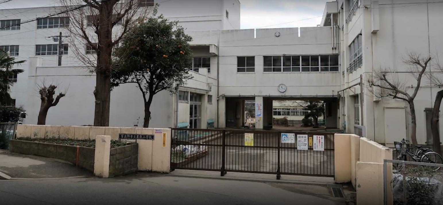 小学校　習志野市立屋敷小学校（小学校）まで879m