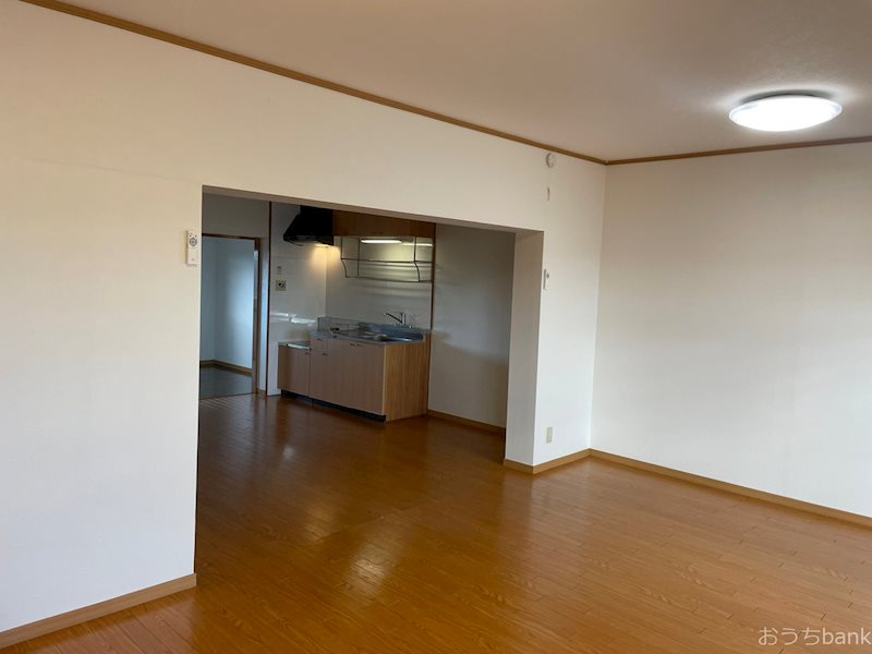 その他　ダイニングテーブルを置いても良いですね。