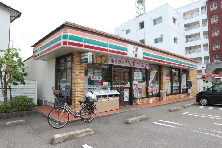 コンビニ　コンビニ（コンビニ）まで220m