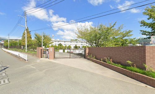 小学校　福岡市立香椎小学校（小学校）まで723m