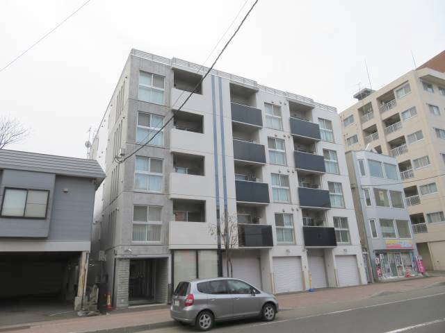 建物外観　エレベーター付き鉄筋マンション♪