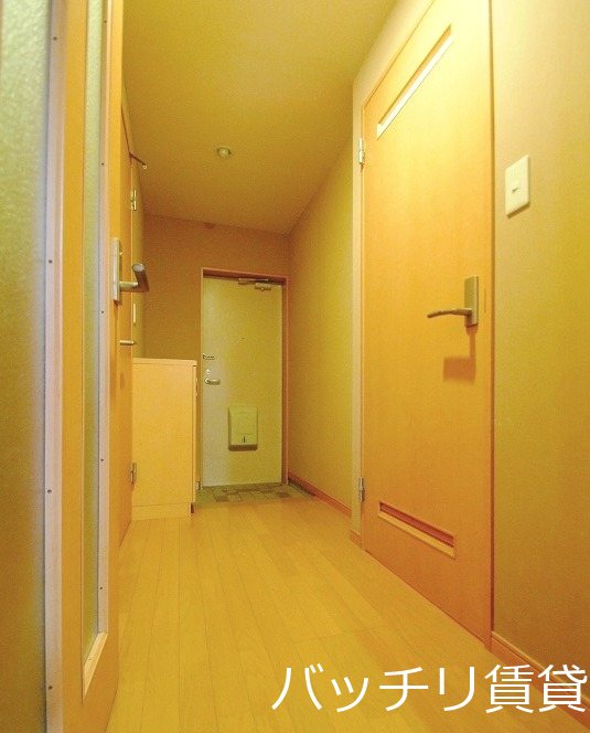 玄関　別号室の画像。現況優先