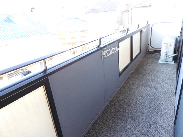 バルコニー　他のお部屋の参考写真となります。