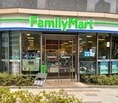 コンビニ　ファミリーマート西五反田二丁目店（コンビニ）まで40m