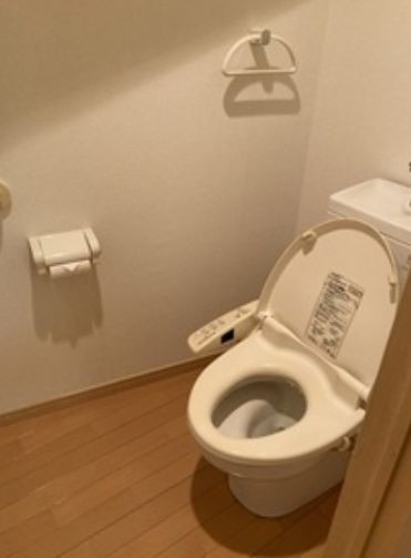 トイレ　※同仕様写真