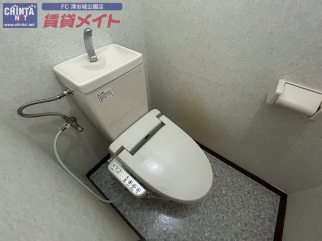 トイレ　同型参考写真