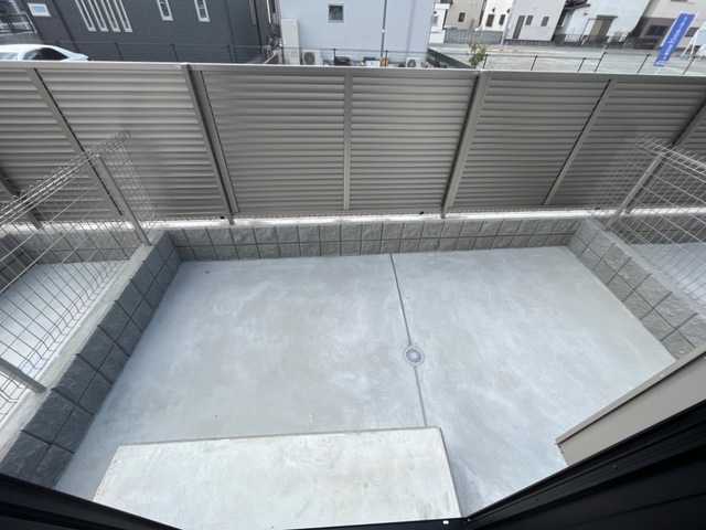 庭　室内写真はイメージです。